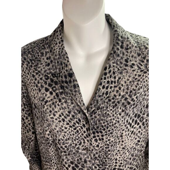 Vintage Talbots Pure Silk Gray Animal Print Button Up Blouse Size 8 Petite - Picture 2 of 5